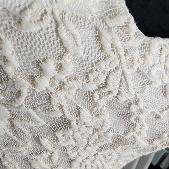 Juniors_ Size Large Heart Cut Out - Picture 3 of 4